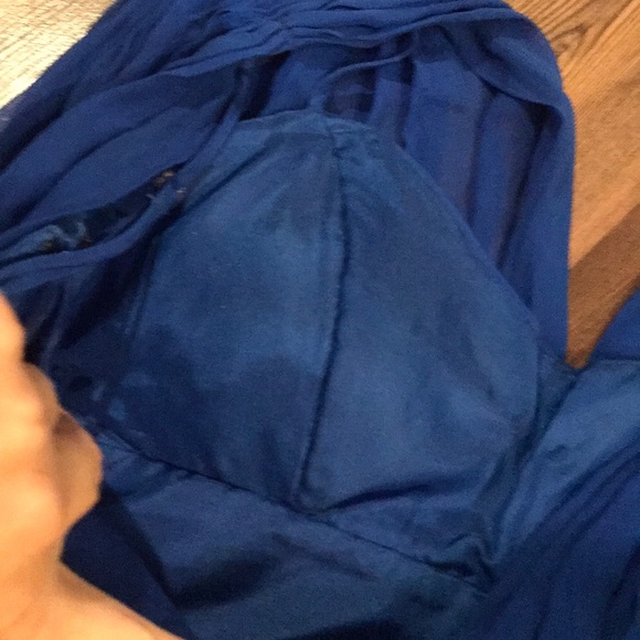 Bebe Chiffon like dress - Picture 6 of 8